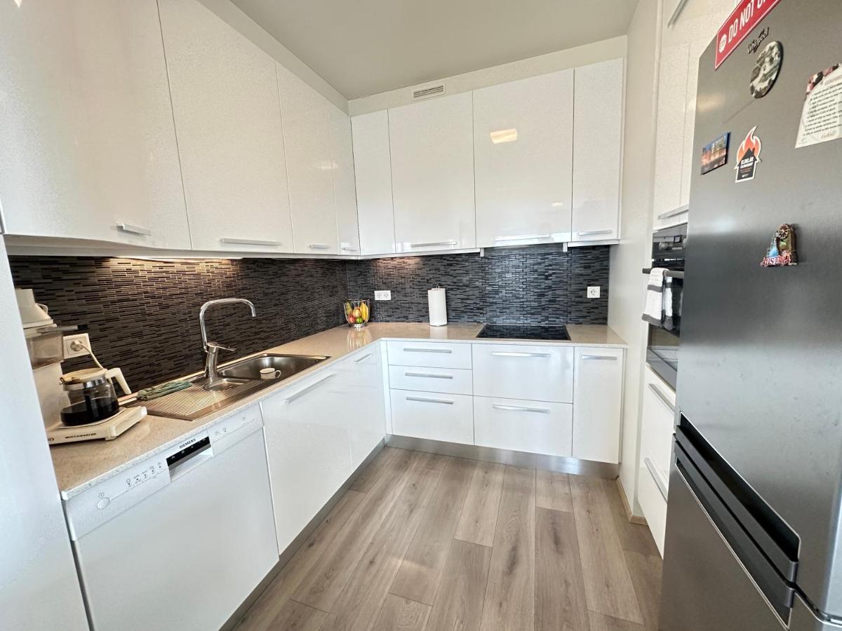 Modern 2 Bedroom Apartment In Kopavogur Reykjavík Exteriör bild
